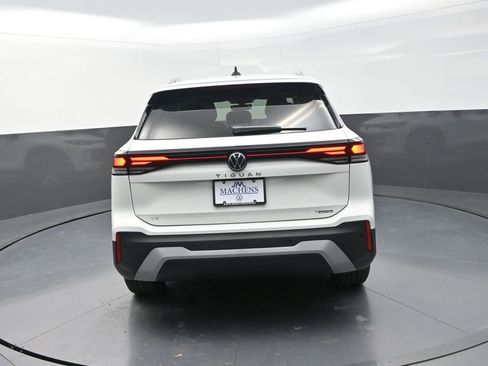 New 2026 Volkswagen Tiguan SE AWD/4WD image 9