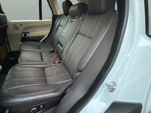 Used 2016 Land Rover Range Rover HSE image 36
