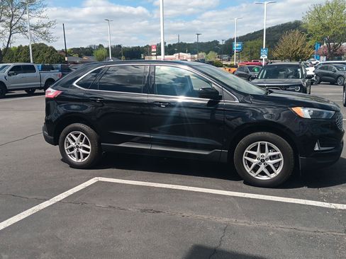 Used 2024 Ford Edge SEL w/ Convenience Package AWD/4WD image 2