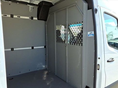 Used 2025 Mercedes-Benz Sprinter 2500 image 23