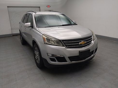 Used 2015 Chevrolet Traverse LT image 13