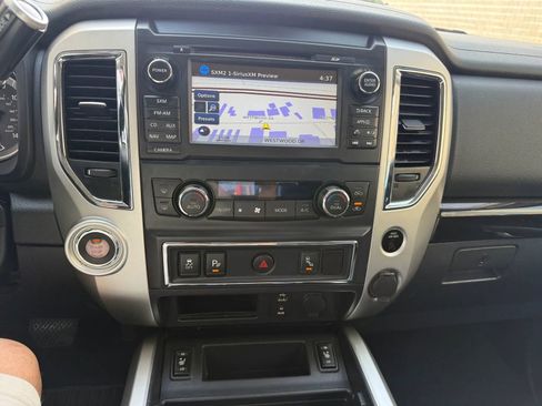 Used 2017 Nissan Titan SV RWD image 15