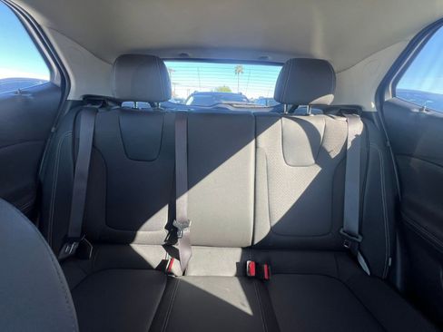 Used 2025 Buick Encore GX Preferred FWD image 38