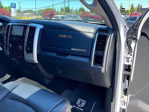 Used 2012 RAM 1500 Laramie AWD/4WD image 19