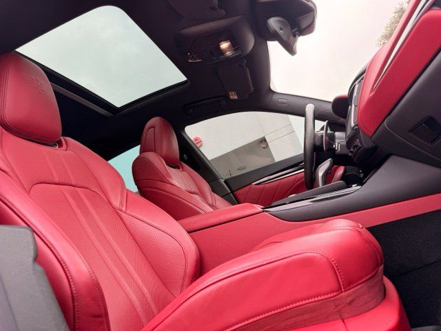 Used 2020 Maserati Levante GranSport AWD/4WD image 10