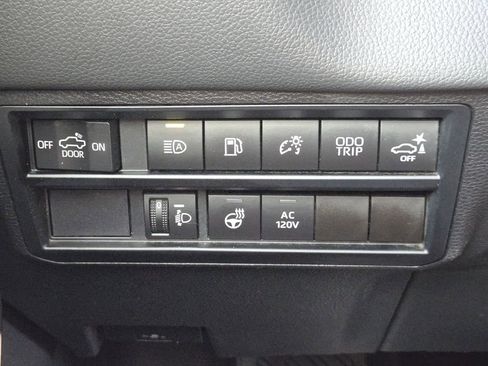 Used 2024 Toyota Tundra Limited AWD/4WD image 24