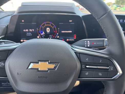 New 2026 Chevrolet Suburban Premier image 18