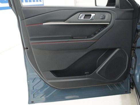 Used 2025 Ford Explorer ST-Line w/ Premium Package RWD image 21