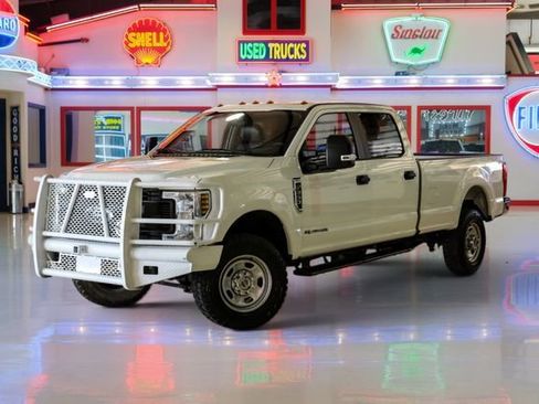 Used 2018 Ford F350 XL w/ Power Equipment Group AWD/4WD image 2