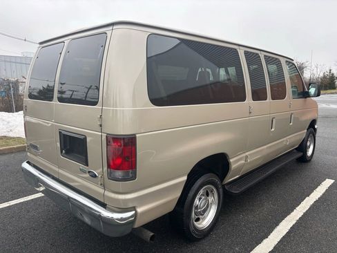 Used 2013 Ford E-350 and Econoline 350 XLT image 7