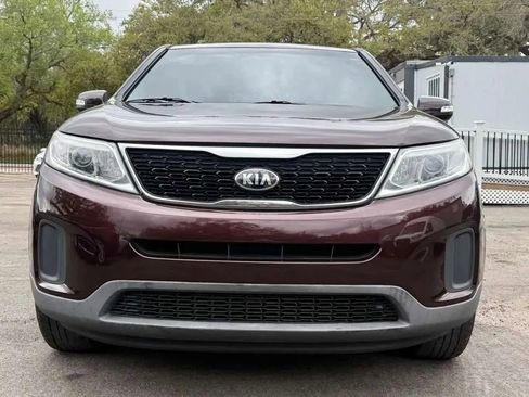 Used 2015 Kia Sorento LX FWD image 2