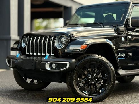 Used 2023 Jeep Wrangler Unlimited Sahara w/ Cold Weather Group AWD/4WD image 2