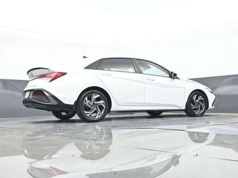 Used 2025 Hyundai Elantra Sport FWD image 49
