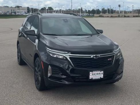 Used 2022 Chevrolet Equinox RS w/ LPO, Floor Liner Package AWD/4WD image 3