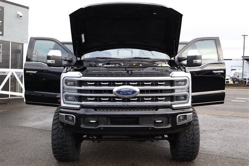 Used 2024 Ford F350 Platinum w/ Tremor Off-Road Package AWD/4WD image 38