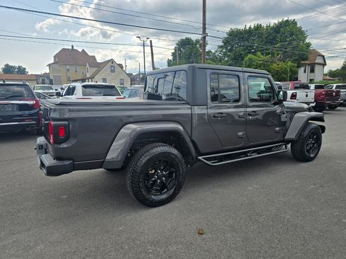 Used 2021 Jeep Gladiator Sport AWD/4WD image 5