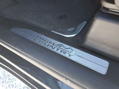 Used 2024 Chevrolet Silverado 2500 High Country w/ Technology Package image 37