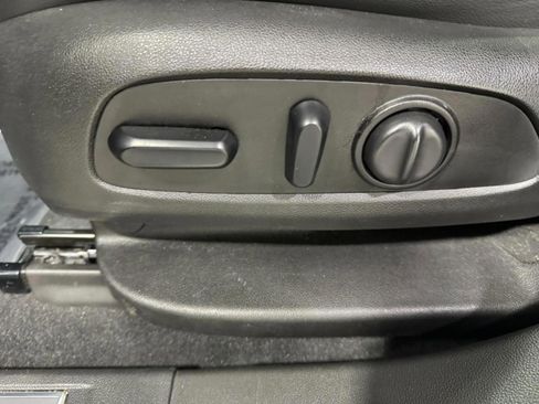 Used 2021 GMC Acadia AT4 image 32