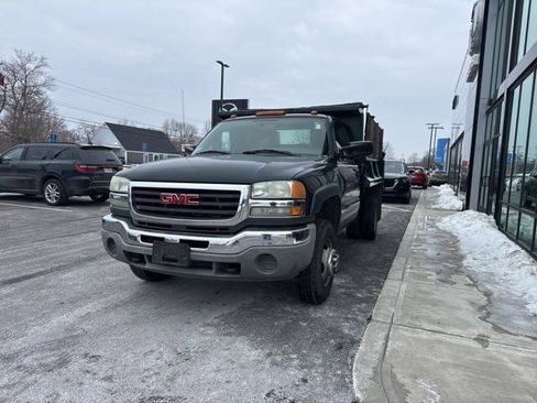 Used 2004 GMC Sierra 3500 SLE image 1