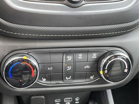 Used 2023 Chevrolet TrailBlazer ACTIV image 29