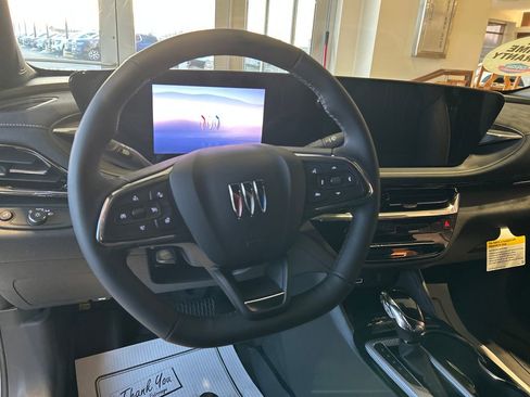New 2026 Buick Envista Avenir FWD image 11