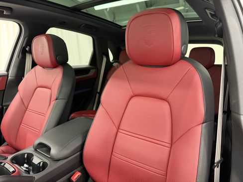 New 2026 Porsche Cayenne image 34