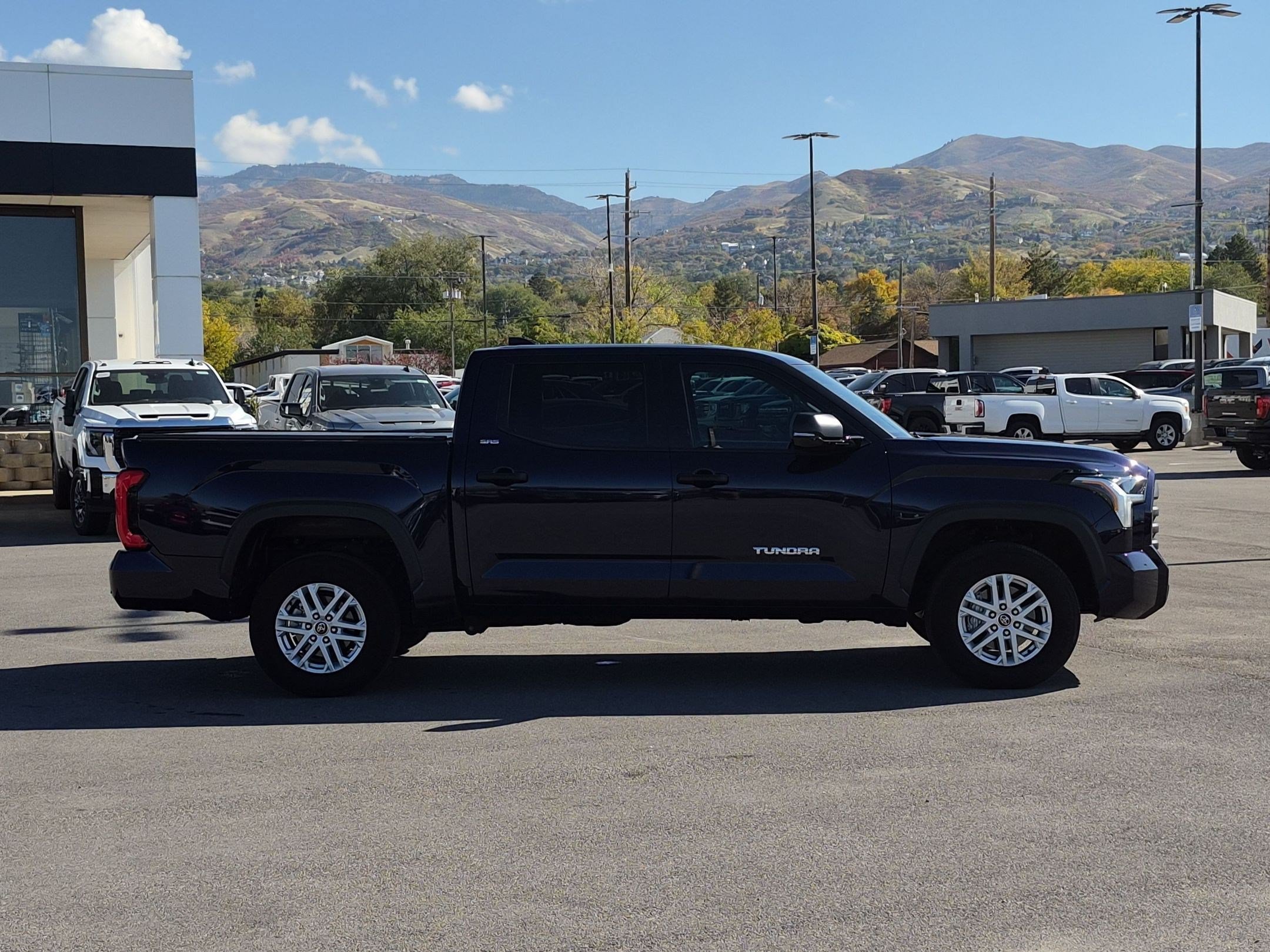 Used 2023 Toyota Tundra SR5 w/ SR5 Convenience Package AWD/4WD image 7