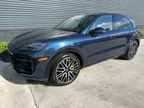 Certified 2025 Porsche Cayenne GTS image 7