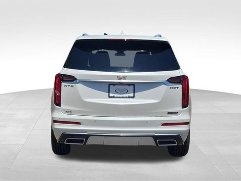 New 2025 Cadillac XT6 Luxury AWD/4WD image 12