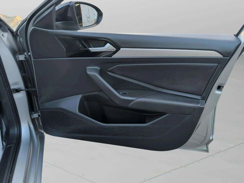 Used 2019 Volkswagen Jetta R-Line image 17