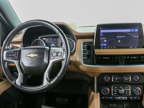 Used 2021 Chevrolet Tahoe Premier w/ Premium Package AWD/4WD image 18