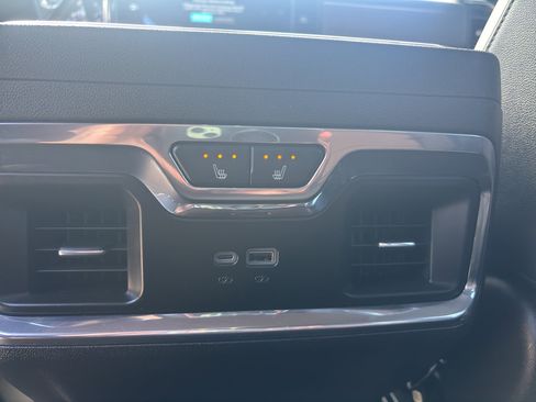 Used 2025 Chevrolet Silverado 3500 High Country w/ Technology Package AWD/4WD image 10