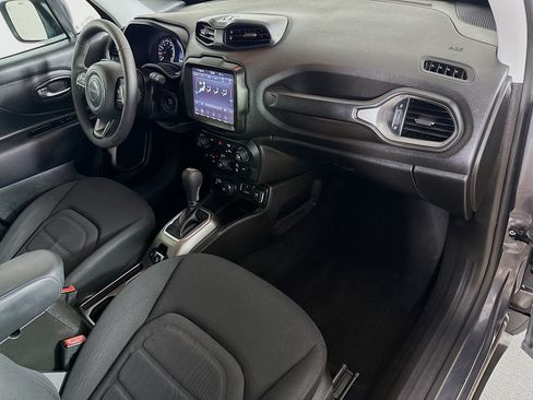 Used 2022 Jeep Renegade Latitude AWD/4WD image 35