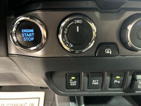 Used 2023 Toyota Tacoma TRD Off-Road w/ Technology Package AWD/4WD image 7