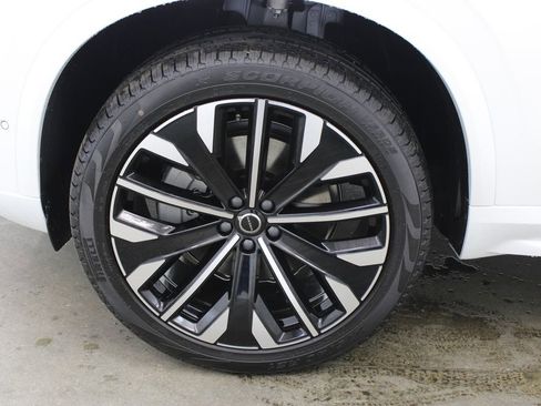 New 2026 Volvo XC90 B6 Plus w/ Protection Package AWD/4WD image 31