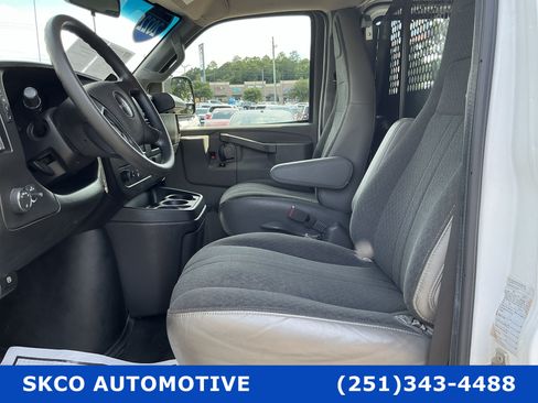 Used 2022 GMC Savana 2500 w/ Driver Convenience Package RWD image 16