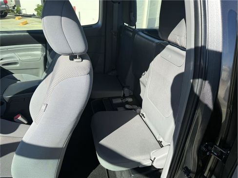 Used 2013 Toyota Tacoma 2WD Access Cab image 14