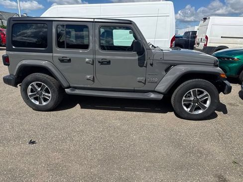 Used 2018 Jeep Wrangler Unlimited Sahara w/ Cold Weather Group AWD/4WD image 2