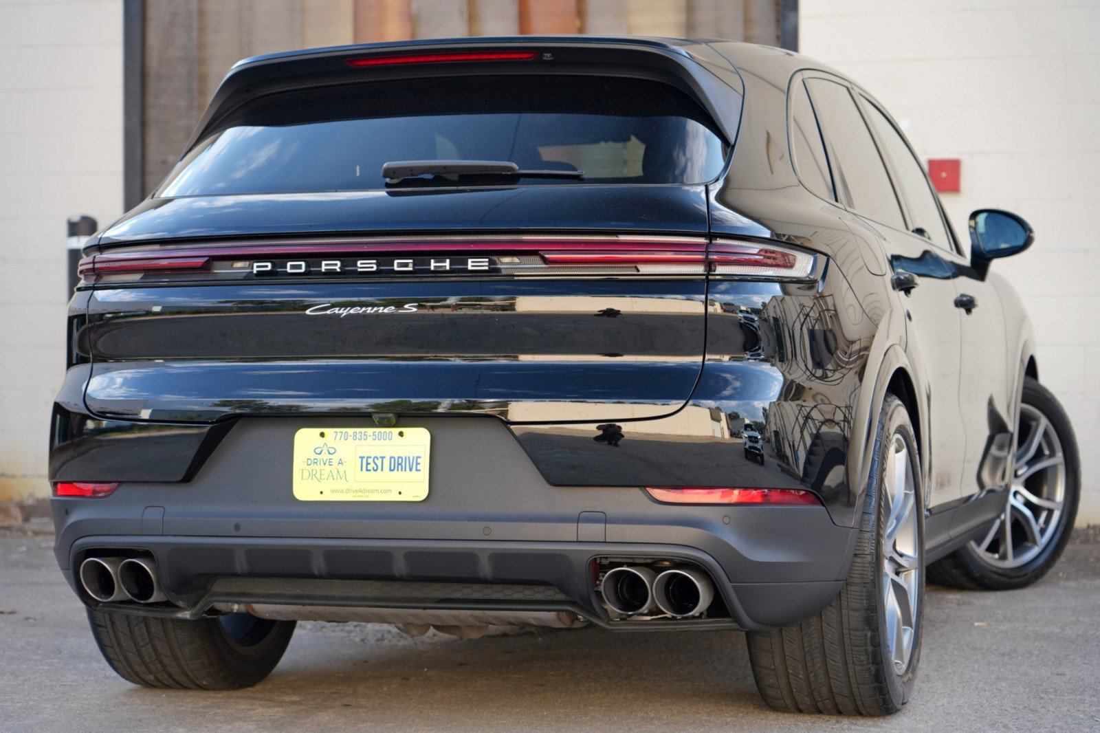 Used 2024 Porsche Cayenne S w/ Premium Package AWD/4WD image 5