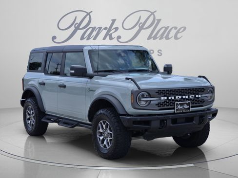 Used 2024 Ford Bronco Badlands AWD/4WD image 4