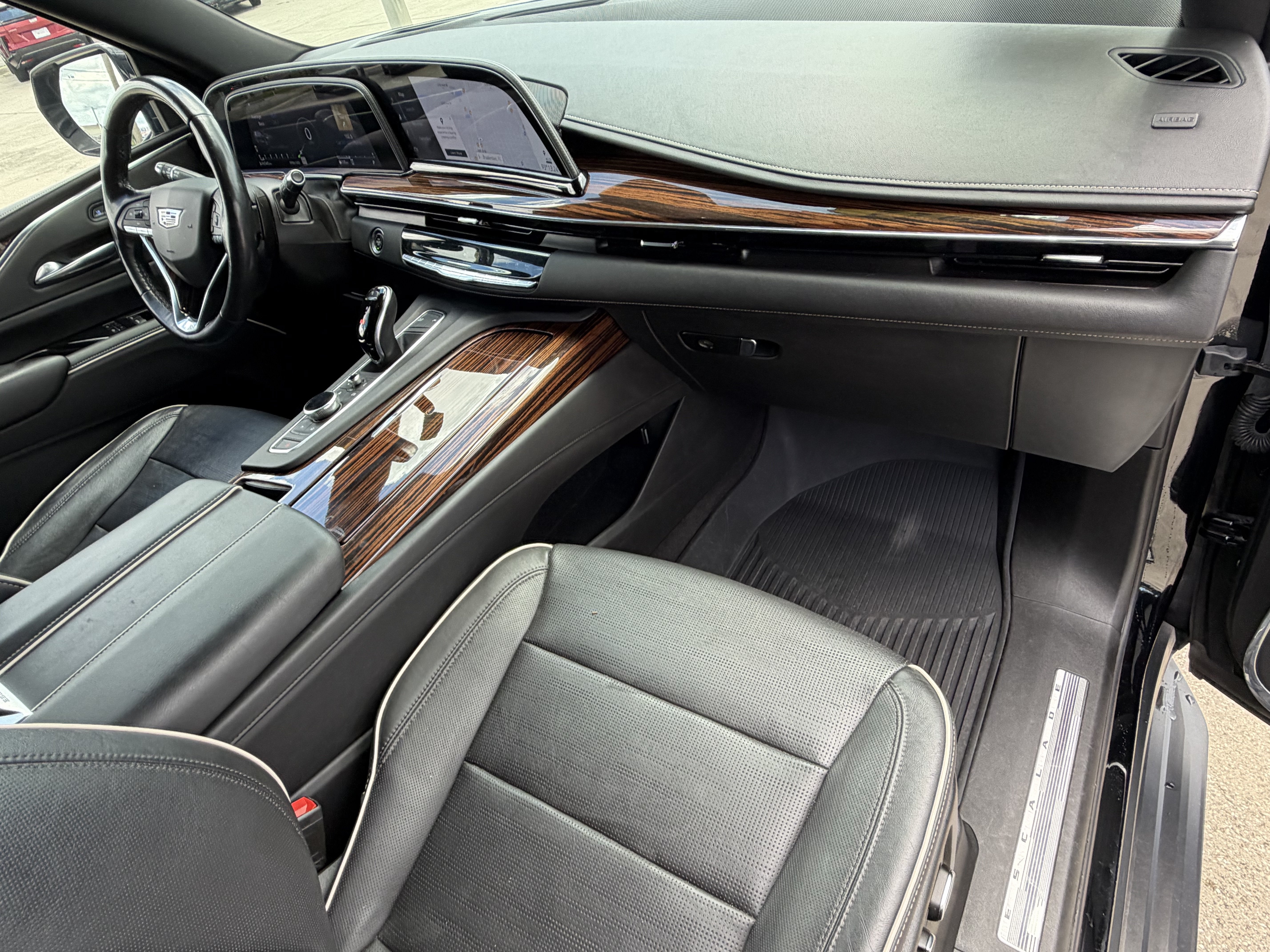 Used 2022 Cadillac Escalade Premium Luxury w/ LPO, Floor Liner Package AWD/4WD image 21