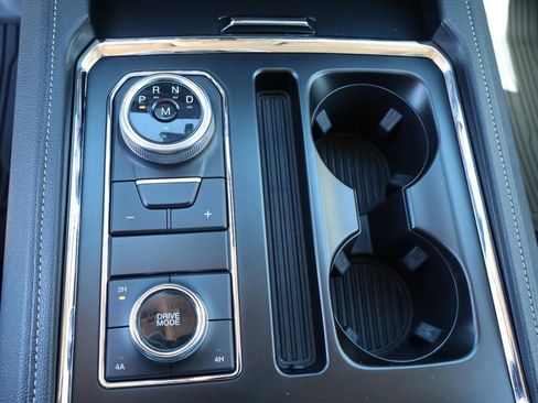 Used 2022 Ford Expedition Max XLT image 17