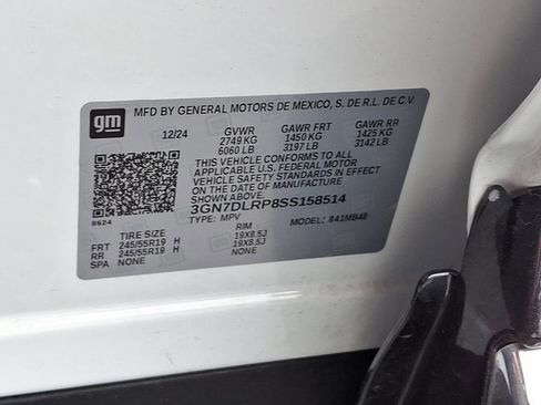 Used 2025 Chevrolet Equinox EV LT w/ Convenience Package image 28