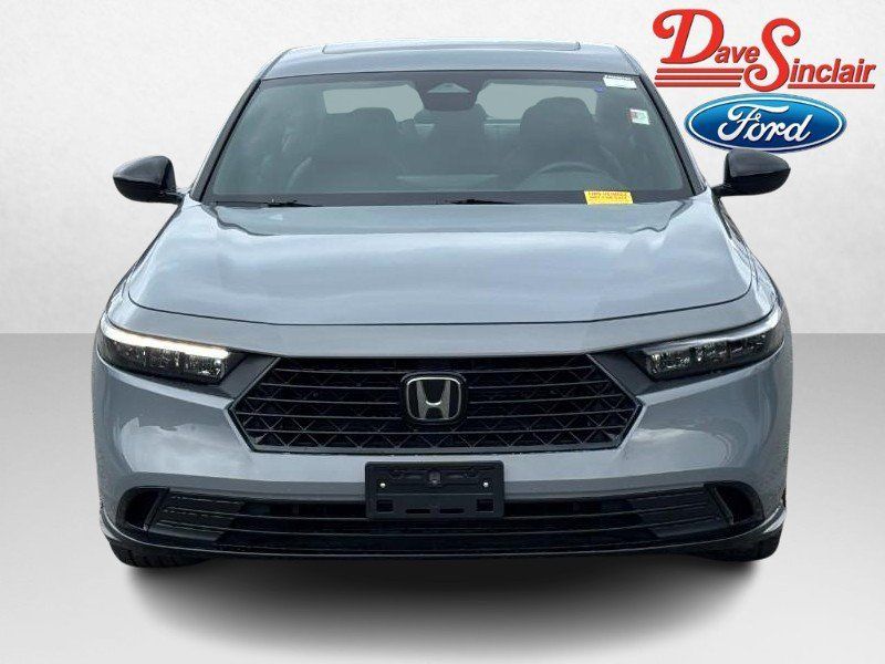Used 2023 Honda Accord Sport image 2