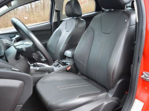 Used 2014 Ford Focus SE w/ Equipment Group 201A image 11