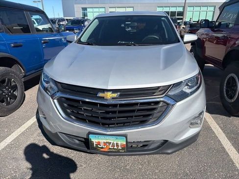 Used 2020 Chevrolet Equinox LT image 2