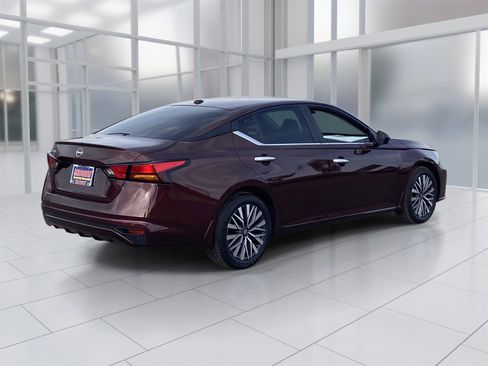 New 2025 Nissan Altima 2.5 SV image 6