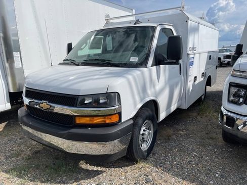 New 2025 Chevrolet Express 3500 w/ Power Convenience Package image 3