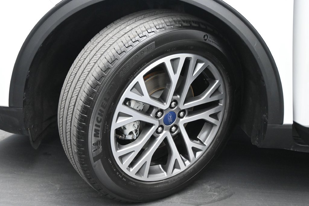 Used 2022 Ford Escape SEL w/ Technology Package FWD image 21