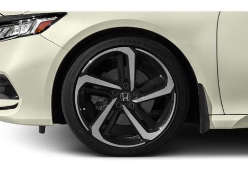 Used 2018 Honda Accord Sport image 11